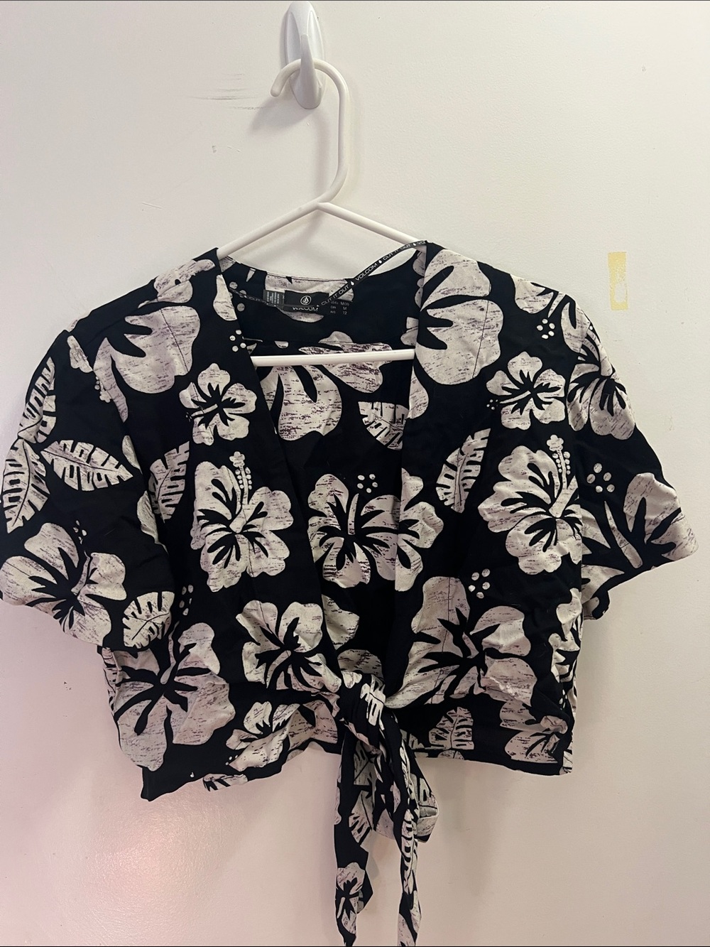 Volcom Black & White Floral Tie-Front Crop Top